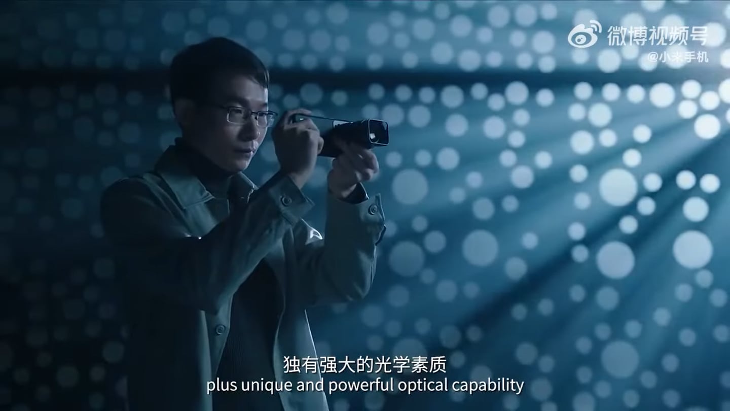 Leica mantiene su alianza con el fabricante chino y presenta el brutal  Xiaomi 12S Ultra Concept. Un teléfono al que puede ponerle la lentes fotográficos.
