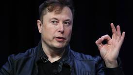 ¿Cómo hizo Elon Musk para convertirse en millonario y seguir incrementando su patrimonio?