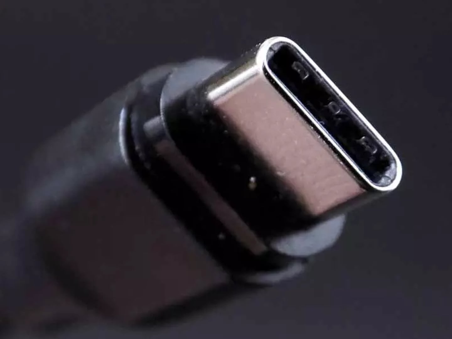Por qué el cable de carga de Apple es corto en comparación con otros? IPhone  Islam