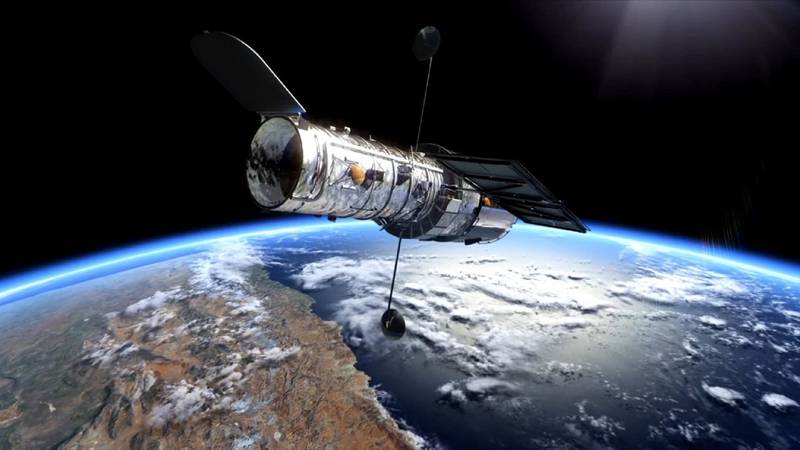 Por qué SpaceX, Momentus y Astroscale quieren rescatar el telescopio Hubble pero la NASA no accede