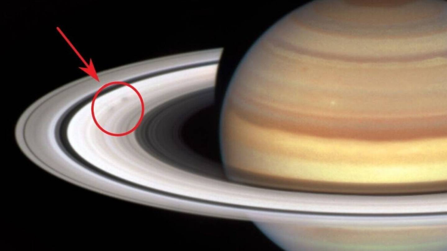 Manchas anillos de Saturno. NASA.