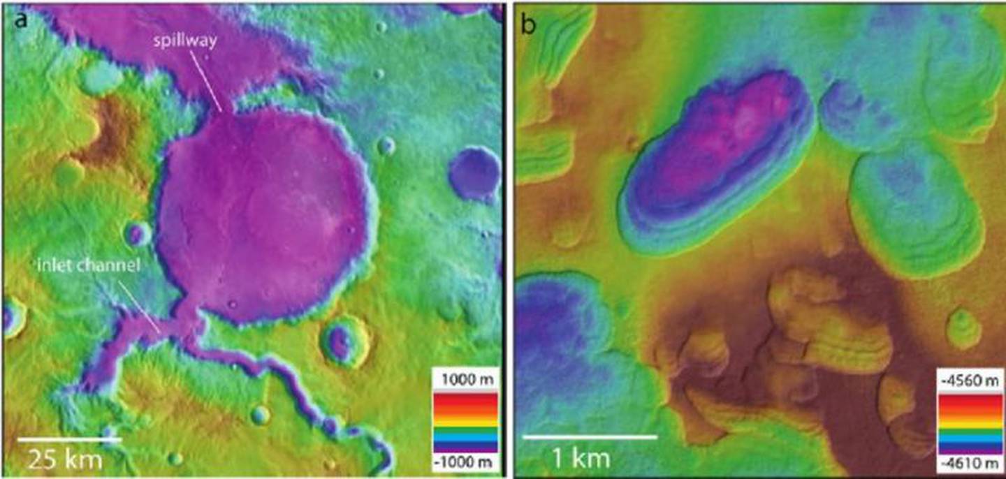 Un ejemplo de un gran lago alojado en un cráter de impacto en Marte (izquierda) y un pequeño lago alojado en permafrost (derecha).