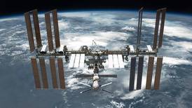 Las astronautas de la EEI jugaron béisbol en pleno modulo espacial