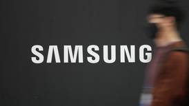 Samsung prohíbe a sus empleados usar Inteligencia Artificial por fuga de datos en ChatGPT