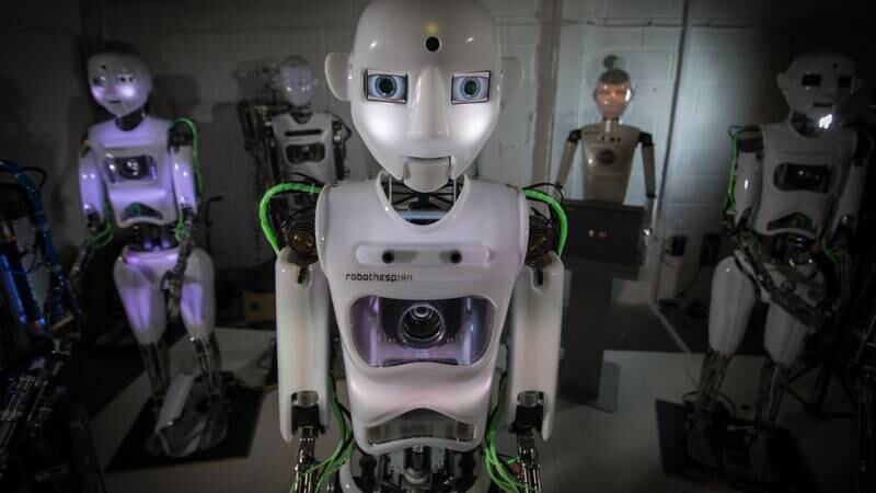 Cinco empresas que meten ChatGPT en sus robots para que sirvan como sus cerebros y comenzar la era de los humanoides
