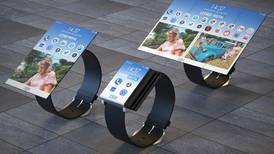 Esto sí es futurista: IBM patentó un reloj inteligente con pantalla plegable que se convierte en una tablet