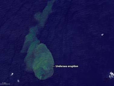 Sharkano, el volcán submarino donde viven tiburones, está haciendo erupción: así es la imagen captada por la NASA