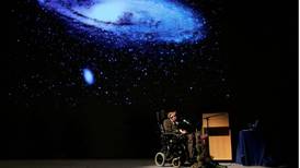 Científicos neerlandeses podrían estar cerca de confirmar “el fin del universo” basados en una teoría de Stephen Hawking