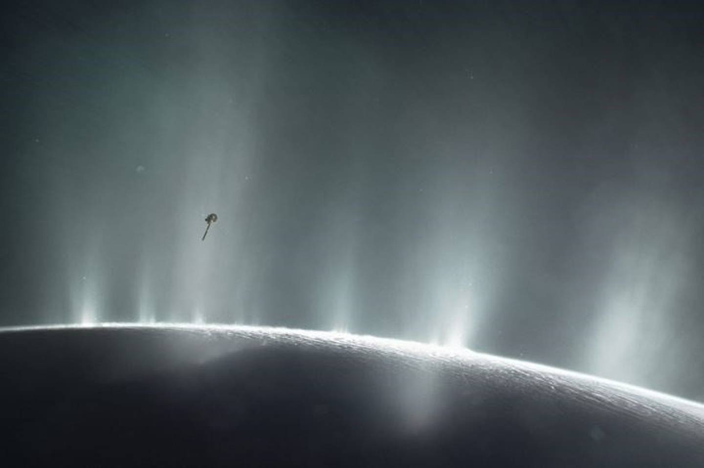 NASA: The James Webb Telescope captured a huge geyser on a moon of Saturn