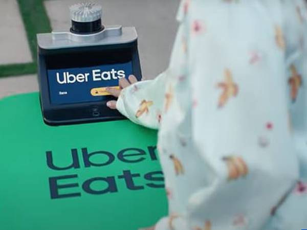 Robots de acera, la nueva puesta de Uber Eats para entregar comida a domicilio