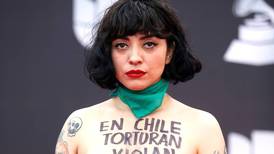 Chilena ganadora del Grammy, Mon Laferte, denuncia censura por parte de Instagram