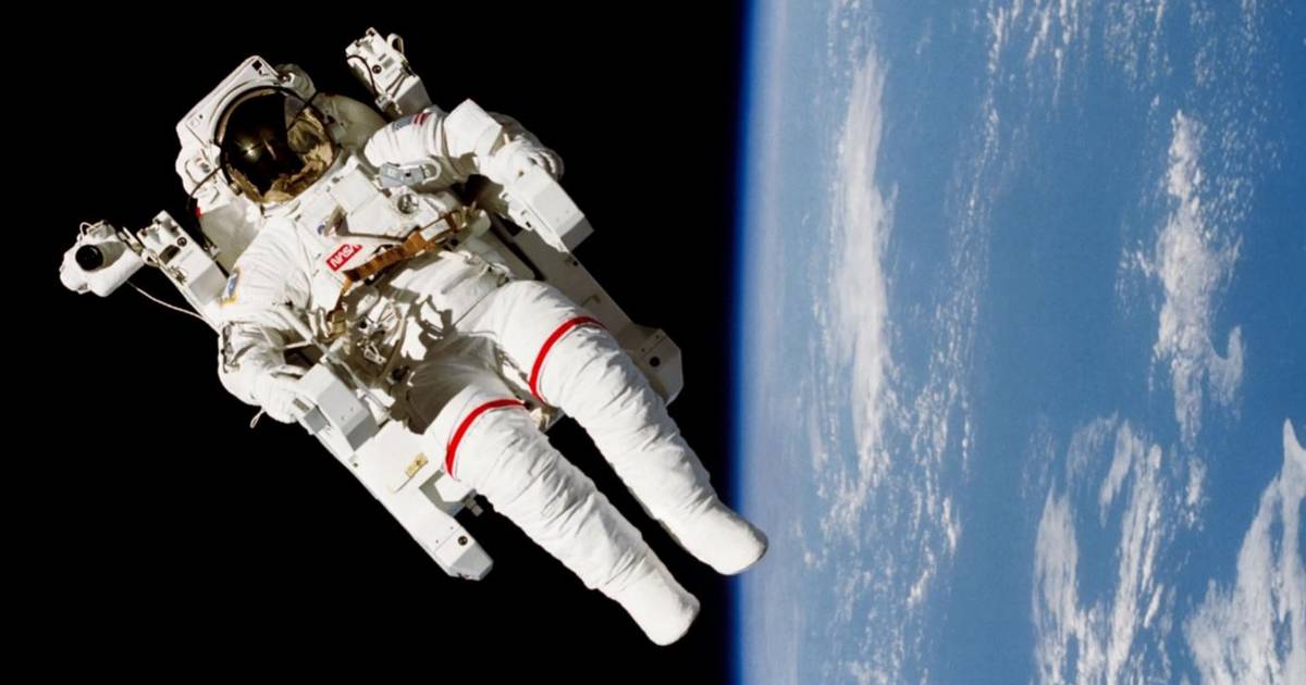 La NASA pubblica un insolito video dell’astronauta che si lava i “capelli” nello spazio – FireWire