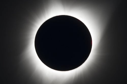 Eclipse total de sol en la Antártida: aquí puedes revivir el extraordinario fenómeno