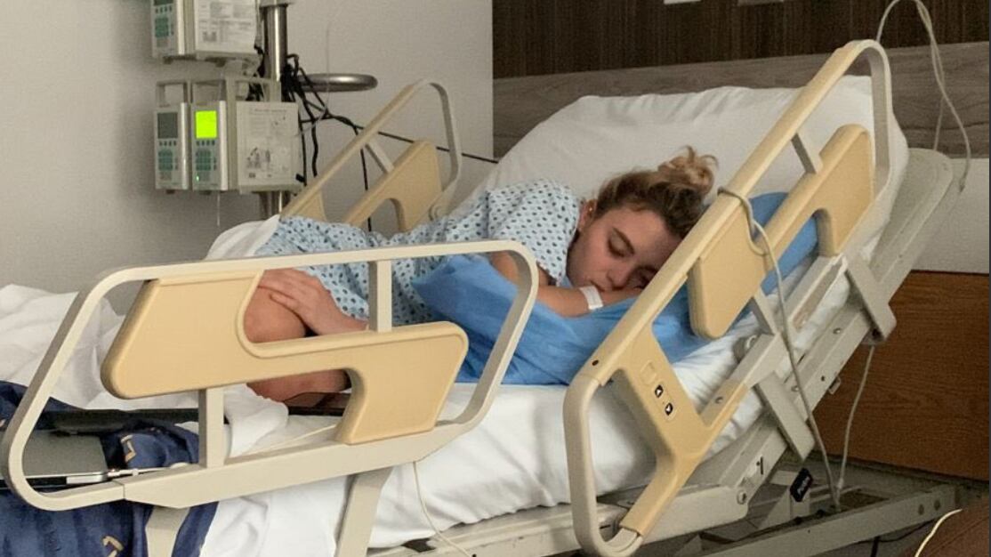 mujer en hospital por vape pantallazo tomado en twitter