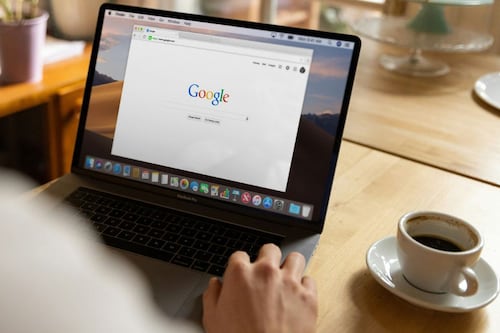 ¿Sabías que al buscar en Google el buscador refuerza nuestras creencias y sesgos?