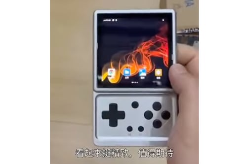 Anbernic se viste de gala: La nueva portátil metálica que redefine el juego retro premium