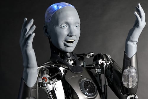 El robot humanoide ‘Ameca’ asegura que tiene conciencia propia