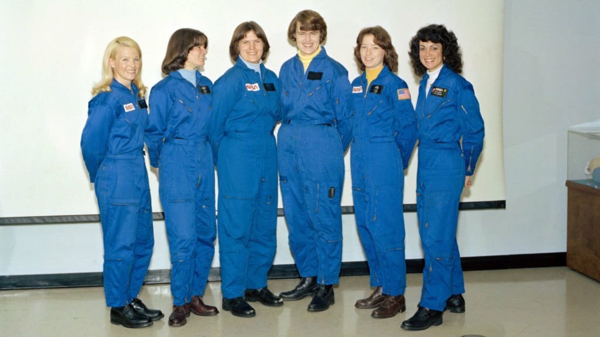 Las 6 primeras astronautas de la NASA.