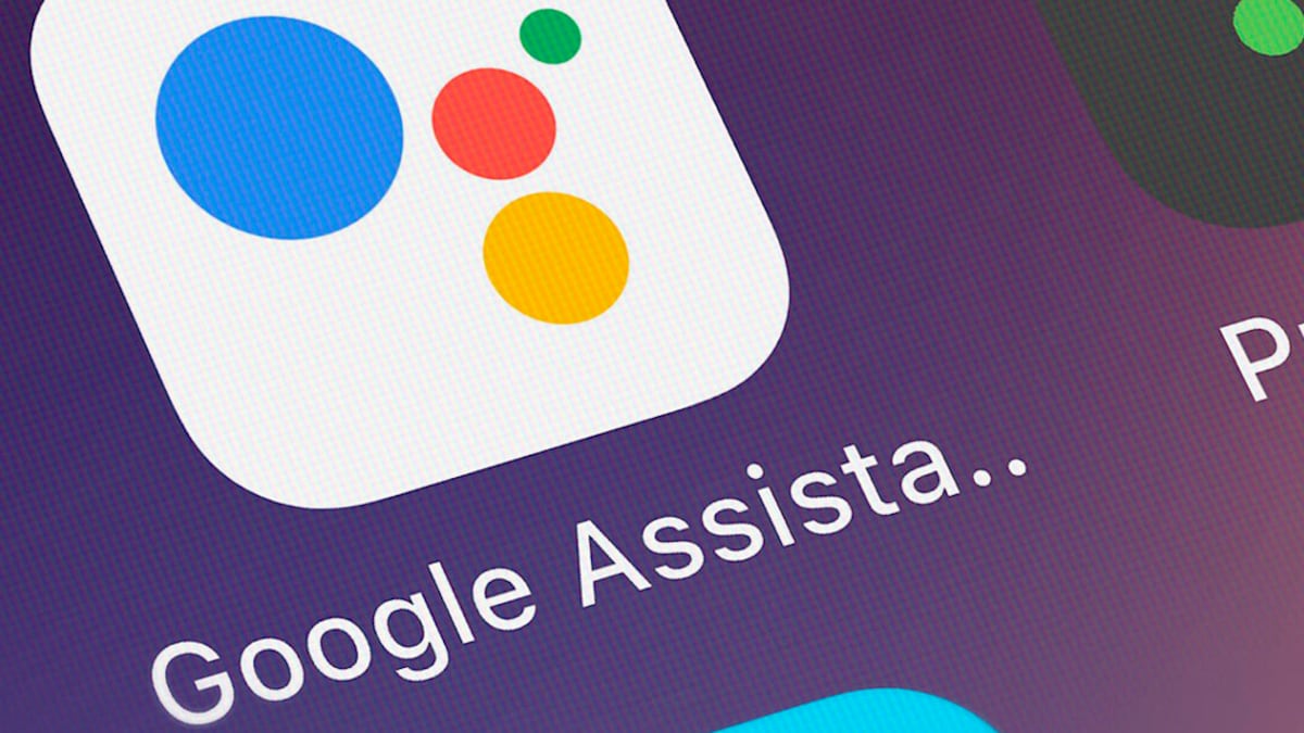 Empleados de Google participan en un panel. Terminan afirmando que Google Assistant te graba sin pedirlo y que escuchan tus conversaciones.