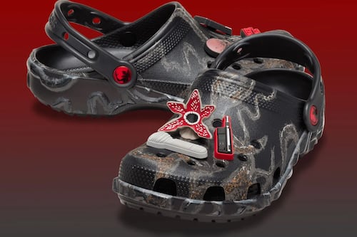 Stranger Things y Crocs anuncian una colaboración con diseño clásico que te lleva al Upside Down