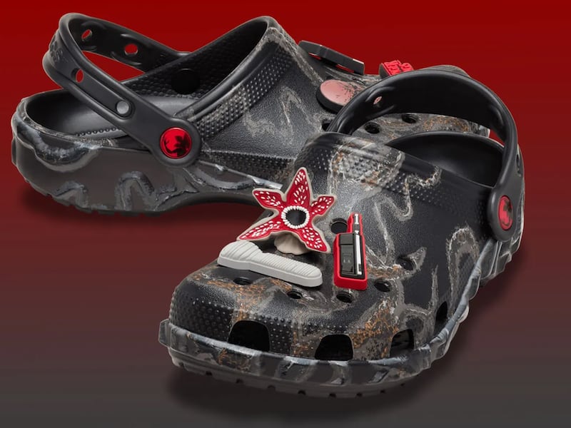 Stranger Things y Crocs anuncian una colaboración con diseño clásico que te lleva al Upside Down