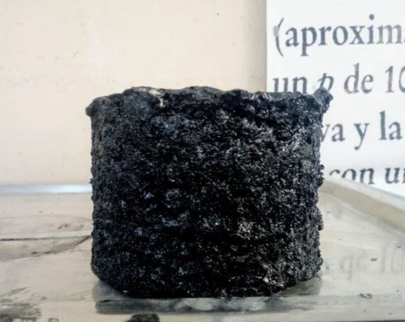 Así es el pavimento autorregenerativo "antibaches"