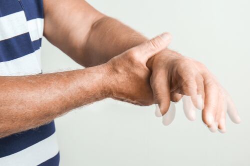 Estos son los síntomas tempranos y pocos conocidos del Parkinson