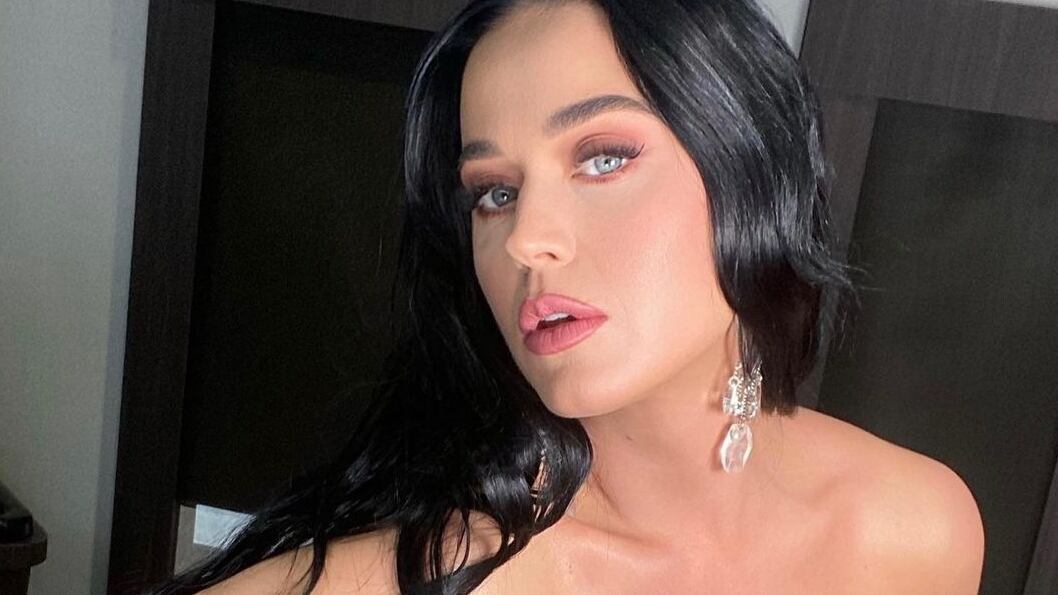 La cantante usó sus redes sociales para hablar por primera vez de su caída del párpado en un concierto de Las Vegas.