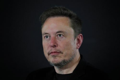 YouTube se plaga con estafadores que imitan a Elon Musk durante lanzamientos de SpaceX