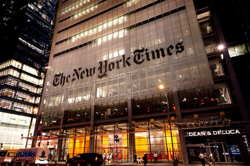 ‘The New York Times’ despide a periodista por usar IA en una reseña de libro ¿Cómo lo descubrieron?
