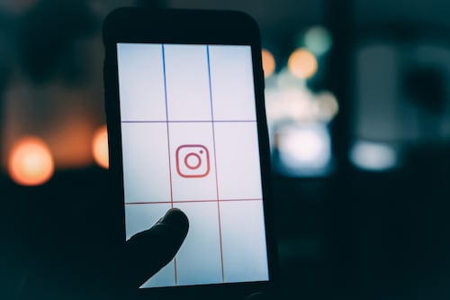 Instagram: este es el efecto “arcoíris” que le puedes añadir a los textos de tus stories