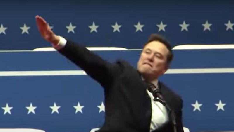 Elon Musk causa polémica por supuesto saludo nazi en Capital One Arena