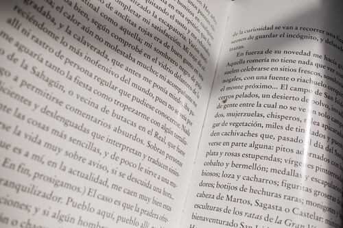 Decenas de autores demandaron a Microsoft por entrar a su IA con libros pirateados