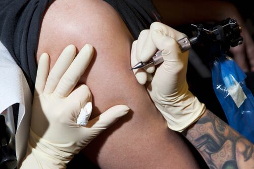 ¿Te arrepientes de tu tatuaje? El tratamiento rápido y efectivo para borrarlo según expertos