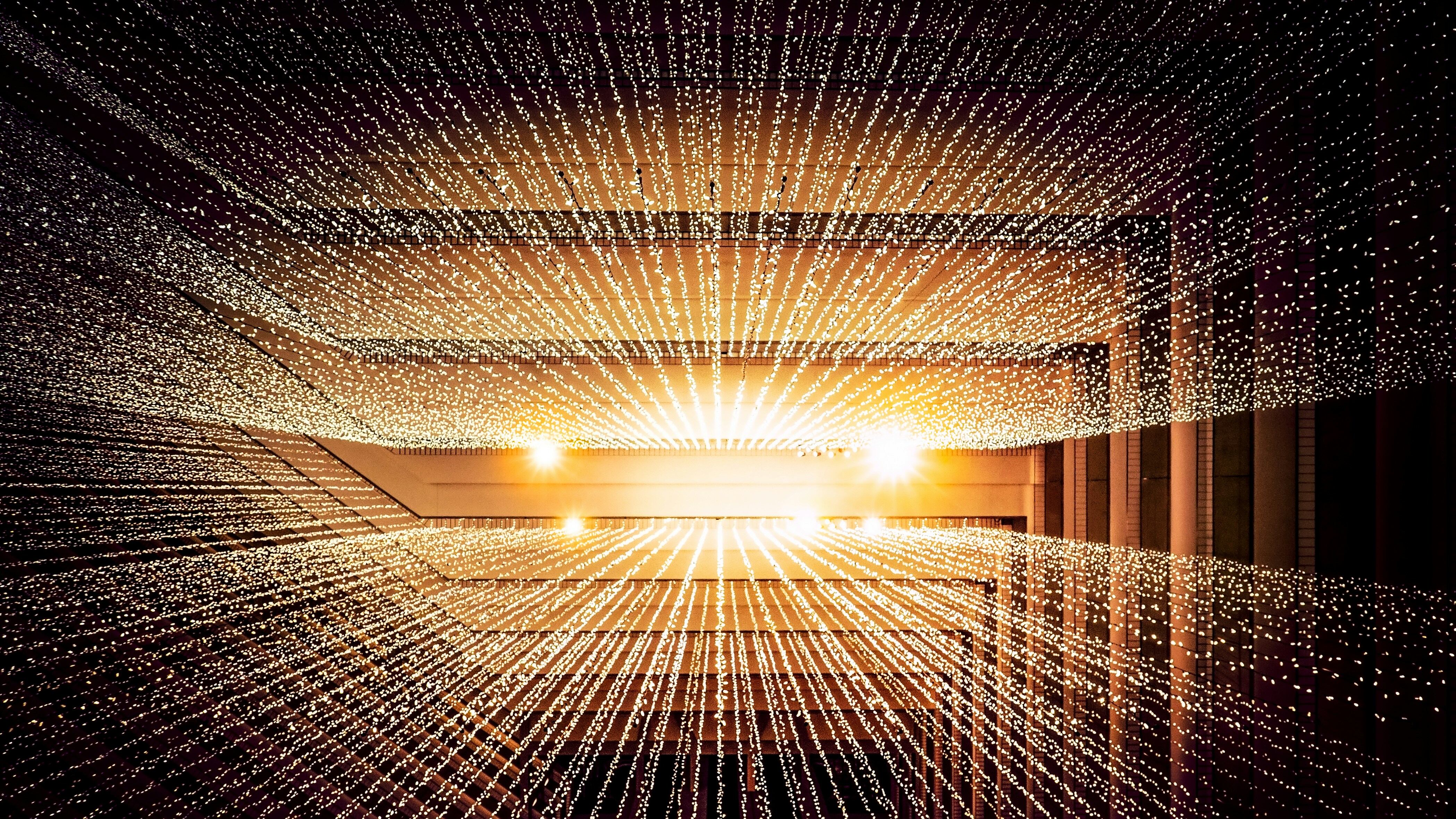 Con el enfoque adecuado, la IA y otras tecnologías pueden desarrollarse de manera que minimicen su impacto ambiental y maximicen sus beneficios para la sociedad.