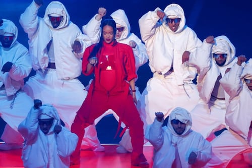 Maison Margiela MM6 x Salomon Cross Low: así son las zapatillas que usó Rihanna en el Super Bowl