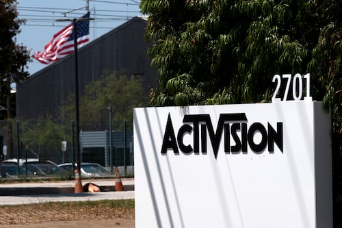 Activision en la mira: Acusan al gigante de los videojuegos de usar inteligencia artificial para crear skins