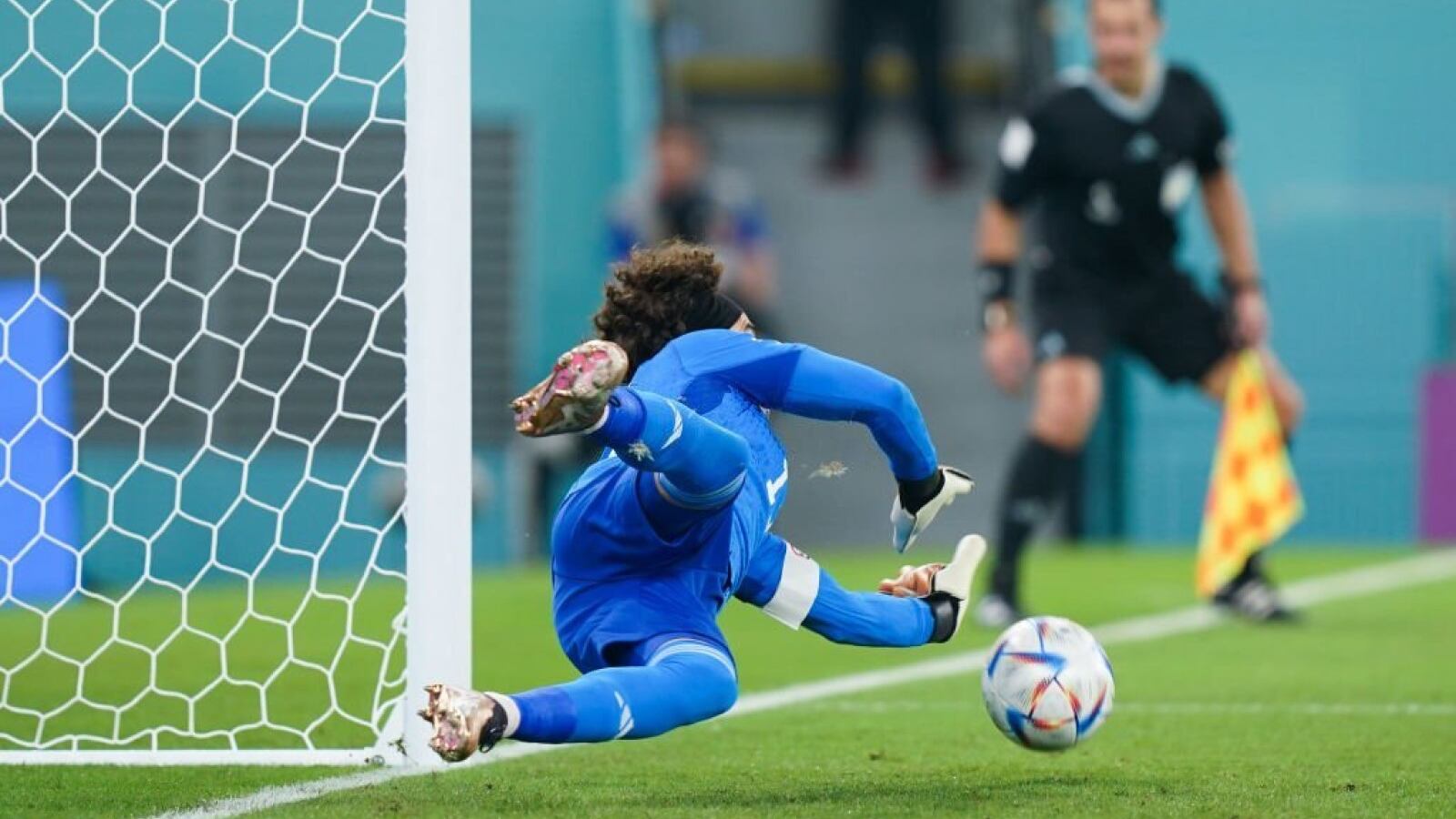 "Memo" Ochoa contra Polonia, deteniendo el penal de Lewandowski