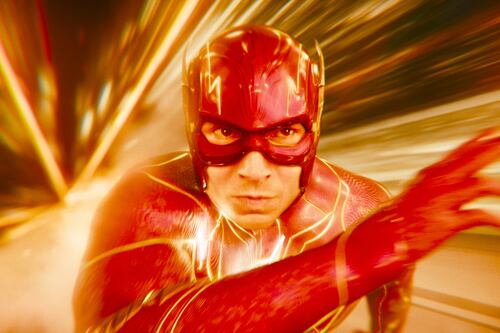 Flash viajará en el tiempo y reunirá a otros personajes icónicos de DC para salvar el mundo