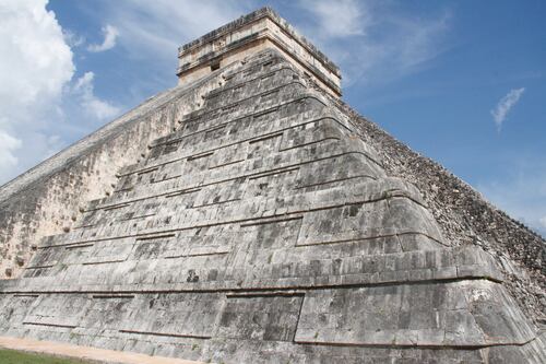 Arqueólogos eslovenos encuentran una extraña estructura subterránea en los restos de la cultura Maya en México