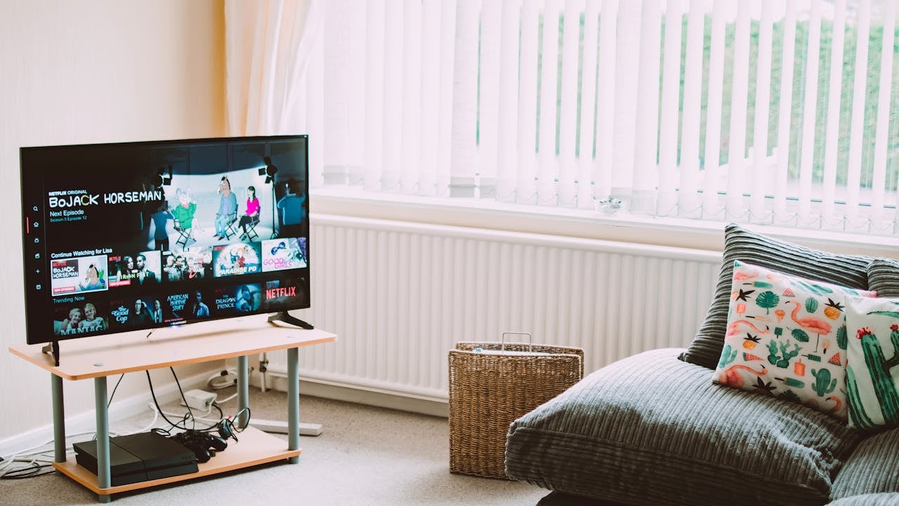 Este producto te ofrece la posibilidad de acceder a una amplia variedad de contenidos más allá de los canales de televisión, aprovecha para cambiarla