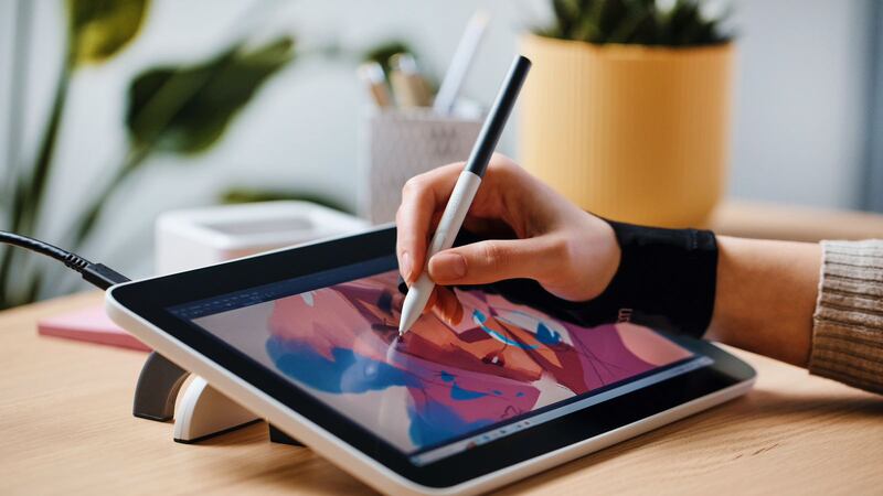 Así puedes cobertir cualquier smartphone en una tablet para dibujar y pintar digitalmente