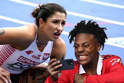 Atleta de Polonia que ganó una medalla en París 2024 reta a Speed a una carrera de 100 metros planos