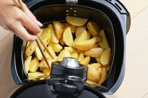 Un reporte dice que un impensado producto del hogar podría estar espiándonos I La freidora de aire