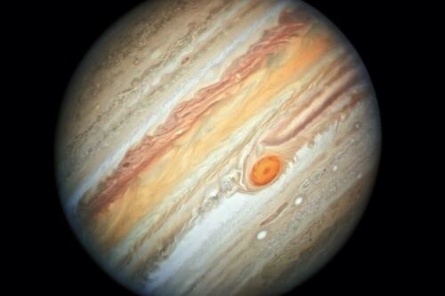 La atmósfera de Júpiter crea bolas de granizo parecidas a las de la Tierra, pero compuestas de agua y amoniaco