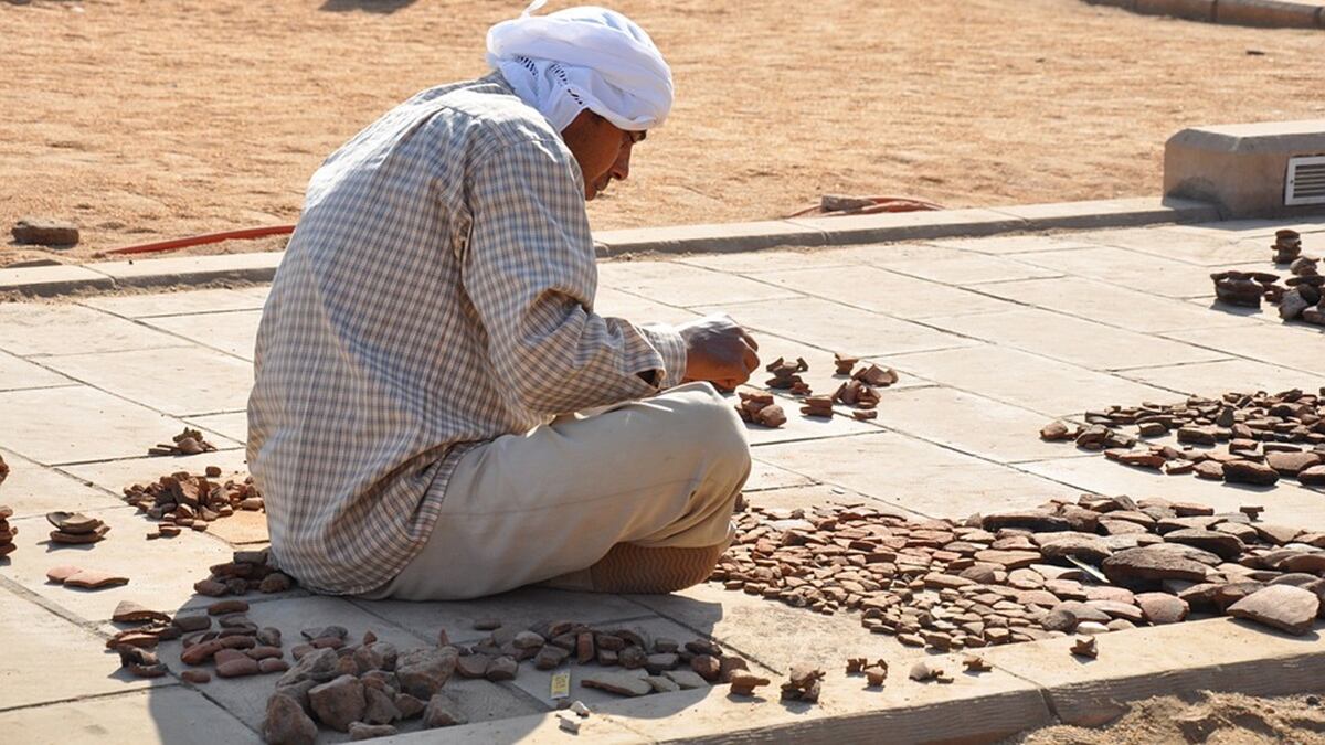 Arqueólogos - Imagen referencial