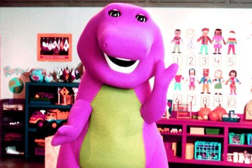 ¿Estas zapatillas Adidas son un homenaje a Barney?