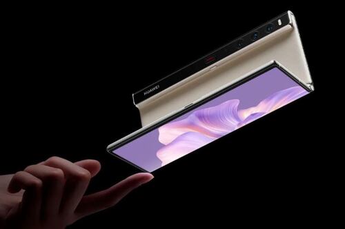 Huawei contraataca a Apple y anuncia un misterioso evento en el que lanzarían el primer plegable triple del mundo
