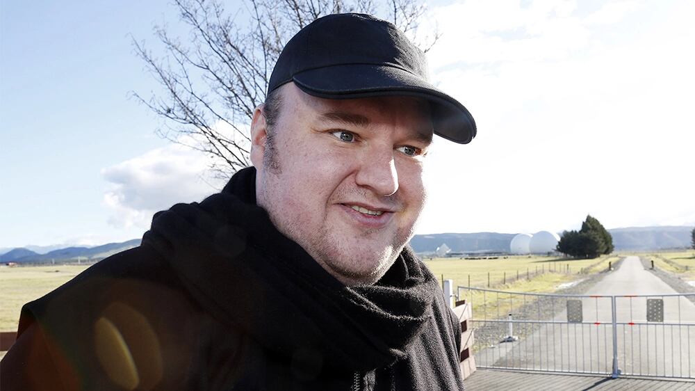 Reflexionamos sobre la vida y obra de Kim Dotcom. Desde la brutalidad de su ascenso con Megaupload hasta sus teorías de conspiración este 2022.
