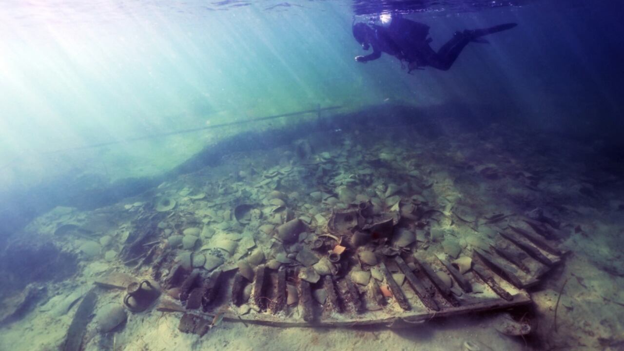 Durante los últimos cuatro años ha surgido la noticia del hallazgo de una misma embarcación del siglo III. A veces es un barco pirata a veces no.